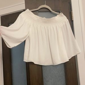 Aritzia Babaton size S off the shoulder top